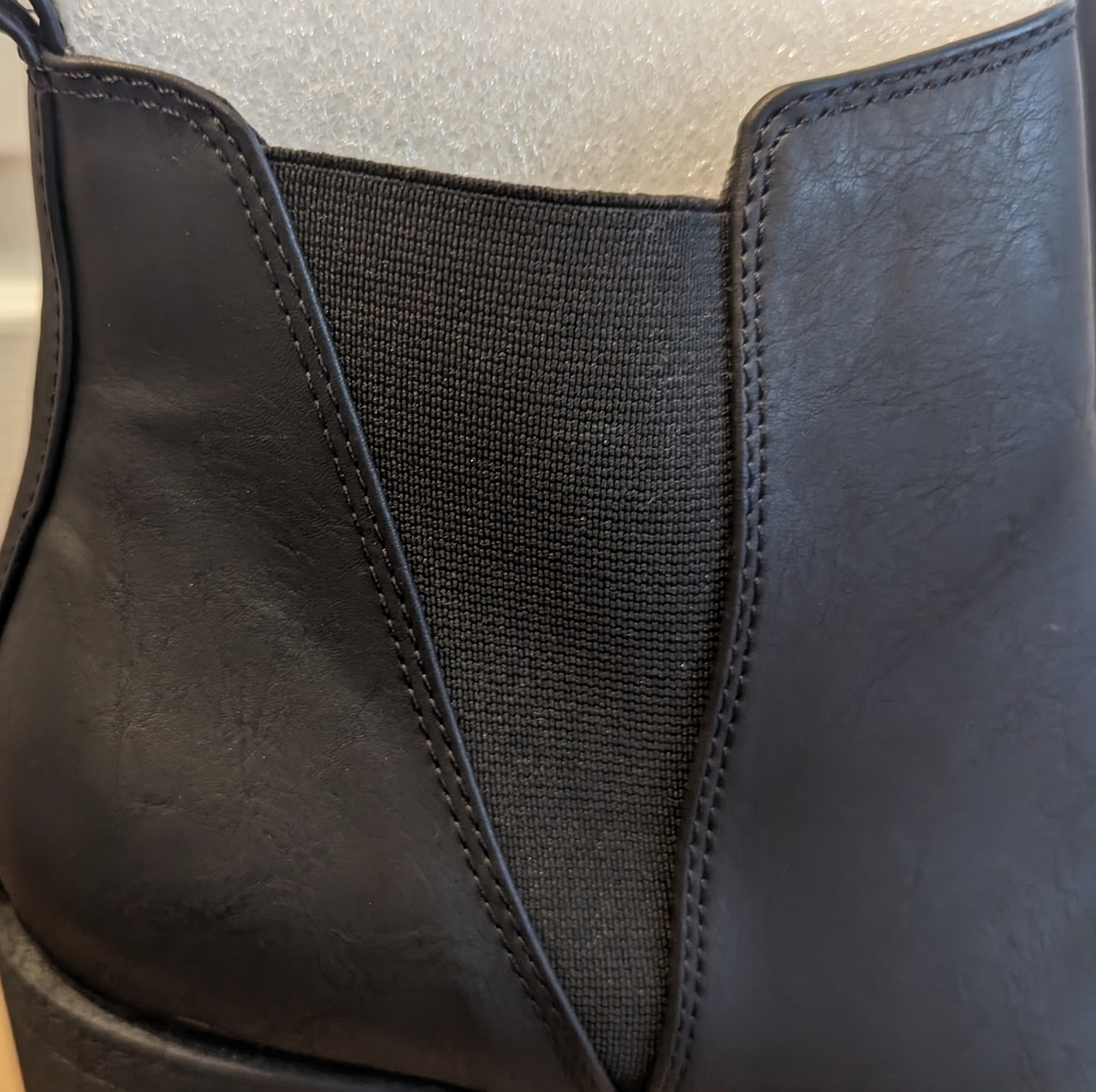 Chinese Laundry | Lisbon Lug Sole Booties | Black | Ankle Height | Size 10 - Picture 8 of 8